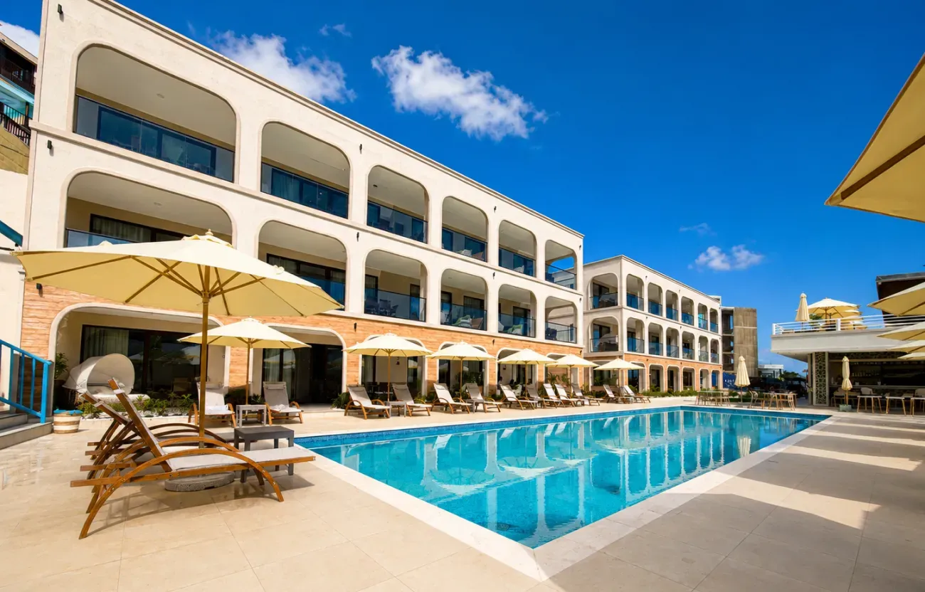 Piscina do Bluezone Club Residences em Santa Lúcia